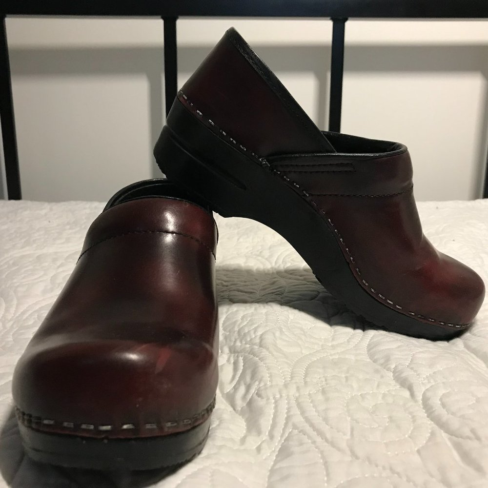 Sanita oxblood closed back clogs